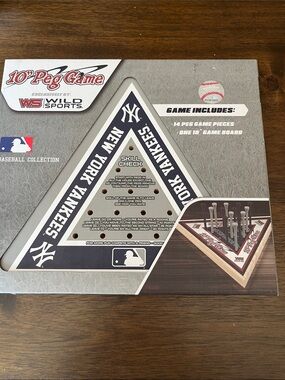 NWT New York Yankees 10" Peg Game - Navy & White